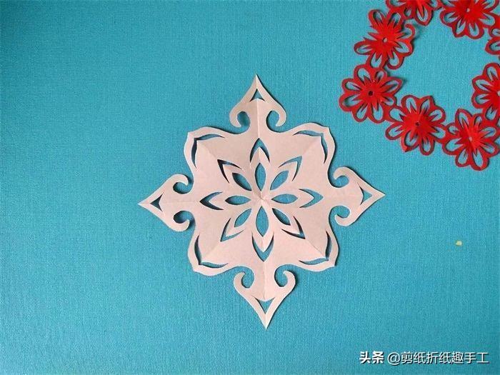 简单漂亮的窗花剪纸步骤，复杂漂亮的窗花剪纸步骤（剪纸手工教程：掌握这几个步骤）