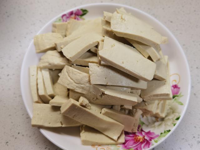 100克豆腐的热量是多少大卡,100克的豆腐有多少热量(快手家常烧豆腐)