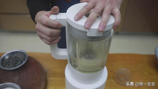 汤圆是怎么做的，汤圆的做法及配料窍门（自制汤圆：记住关键两点）