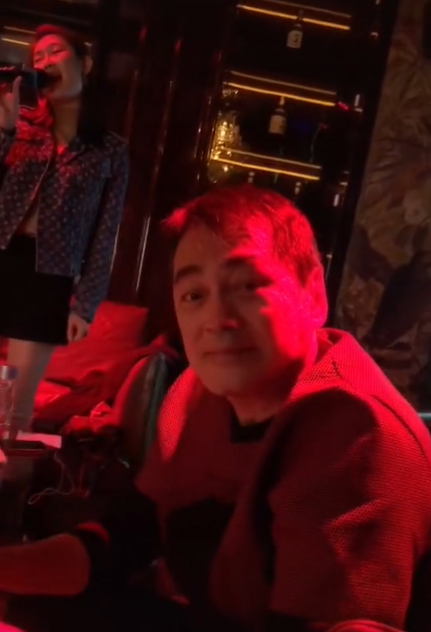 香港男演员汤镇宗相片，汤镇业与小25岁娇妻现身