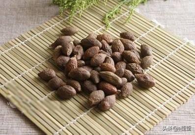 金莲花的功效与作用，金线莲的作用与功效（聊聊可以直接泡水喝的中药）