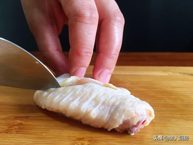 鸡翅中怎么炸又酥又香，这样炸出来的鸡翅又酥又香