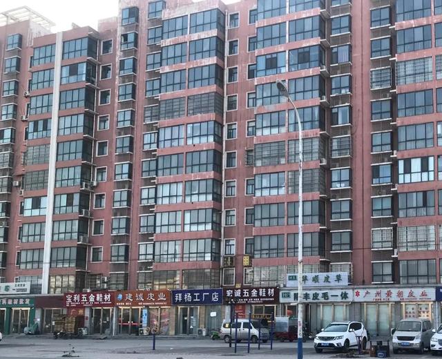 ugg真假，Ugg真假链条（起底“UGG”代购王国桑坡村）