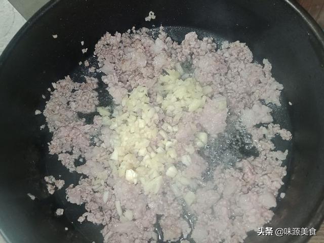 肉丁炒玉米粒的家常做法，家常肉沫炒玉米粒清豆