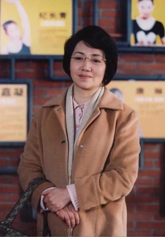 李幼斌姐弟合照，娱乐圈里最低调的亲姐弟和亲兄妹