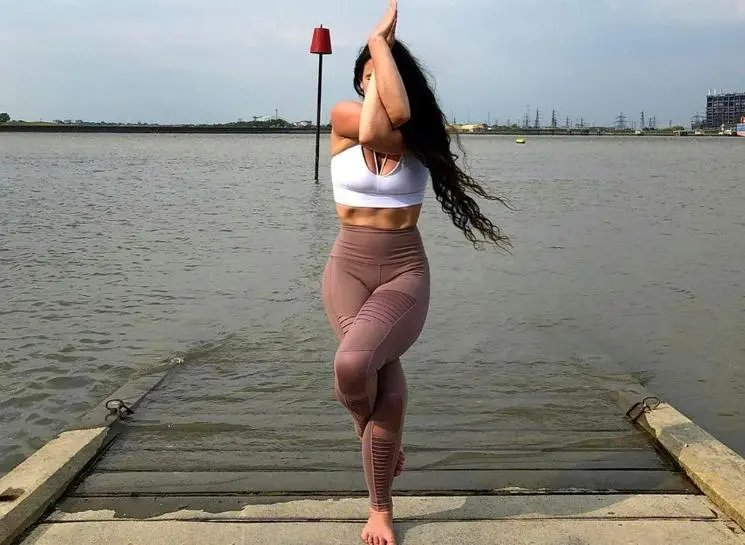 站立式瑜伽(身体力量弱) - 火句子