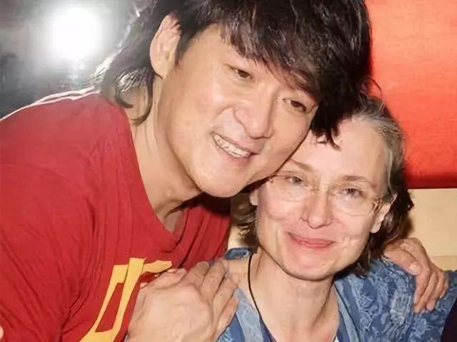 周华健十首最好听的歌，周华健最有名的十首国语歌（59岁周华健顶着暴雨连唱10首歌）