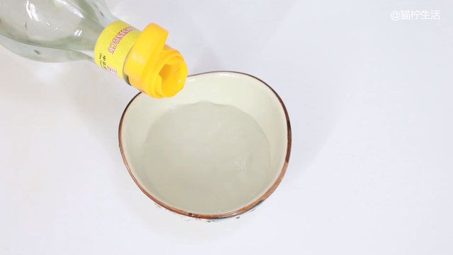 白醋与陈醋的区别，白醋和陈醋有什么区别（这三种醋有什么区别）