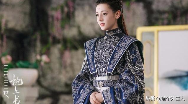 枕上书凤九嫁给苍夷神君了吗，枕上书凤九和帝君在一起了吗（《枕上书》大结局删减惹非议）