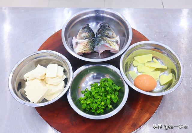 火锅材料做汤怎么做，火锅食材怎么做汤（下班来一碗全身都暖和）