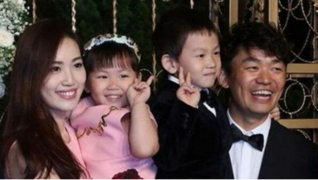 王宝强女儿叫什么，王宝强的女儿多大了（王宝强10岁女儿初长成）