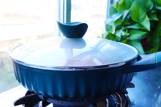 无油炸香酥鸡翅怎么做，油炸鸡翅怎么做又酥又好吃（鸡翅最美味的做法）