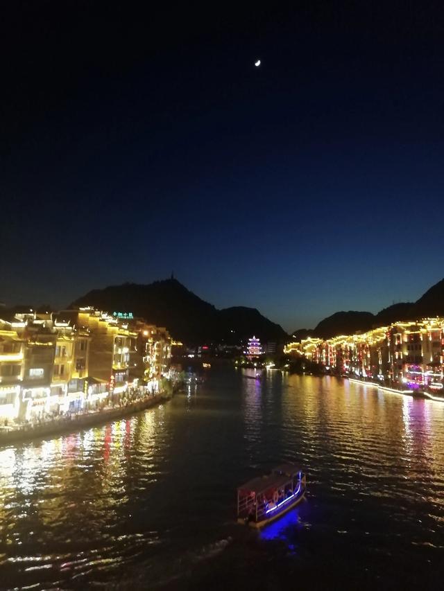 贵州必去十大景点，贵州旅游必去十大景点推荐（贵州旅行可去的十大景点）