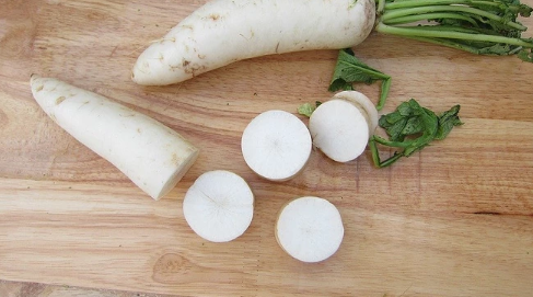 感冒要注意什么，感冒该注意些什么（介绍5种宜吃食物和5种忌吃食物）