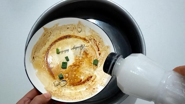 自制洗洁精配方，怎样自制洗洁精（在家自制洗洁精）