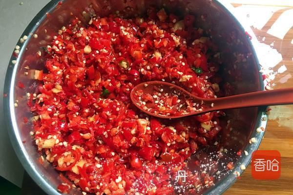 正宗湖南剁辣椒的做法，家常剁椒的做法和步骤（正宗湖南剁辣椒）
