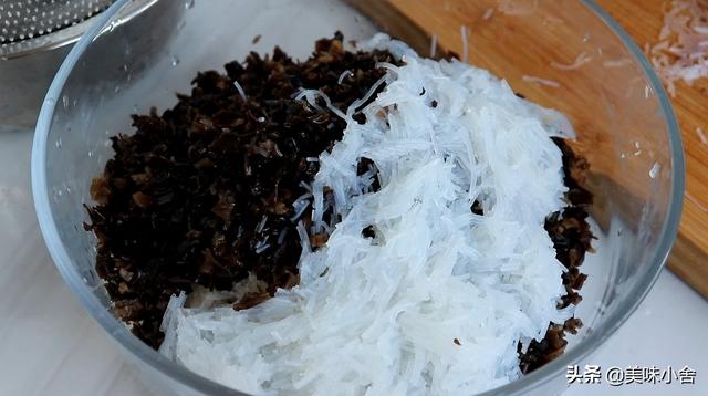 蒸包子发面的方法，包子如何发面蒸得又快又好（个个松软洁白不塌陷）