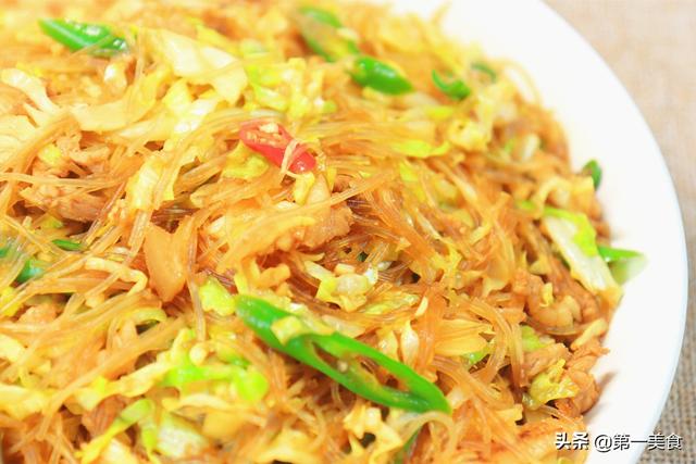 粉丝用冷水泡还是热水，干粉丝用冷水浸泡还是开水（粉丝不能泡软就炒）