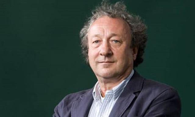 克隆羊多莉活了多久，克隆羊多莉活了六年半什么梗（为何多莉一出生就引起了激烈争论）