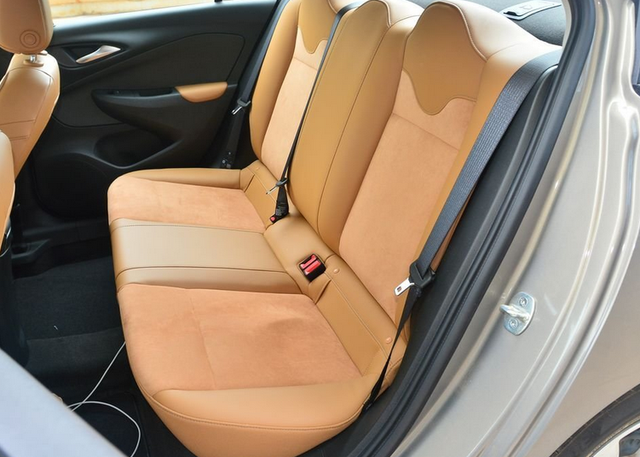 别克凯越百公里油耗是多少，别克凯越的油耗是多少（凯越已经降至5万多）