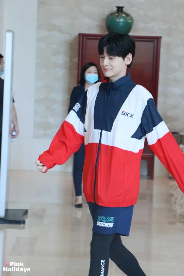 前晚的超新星运动会,r1se翟潇闻,张颜齐,unine李振宁,硬糖少女303的