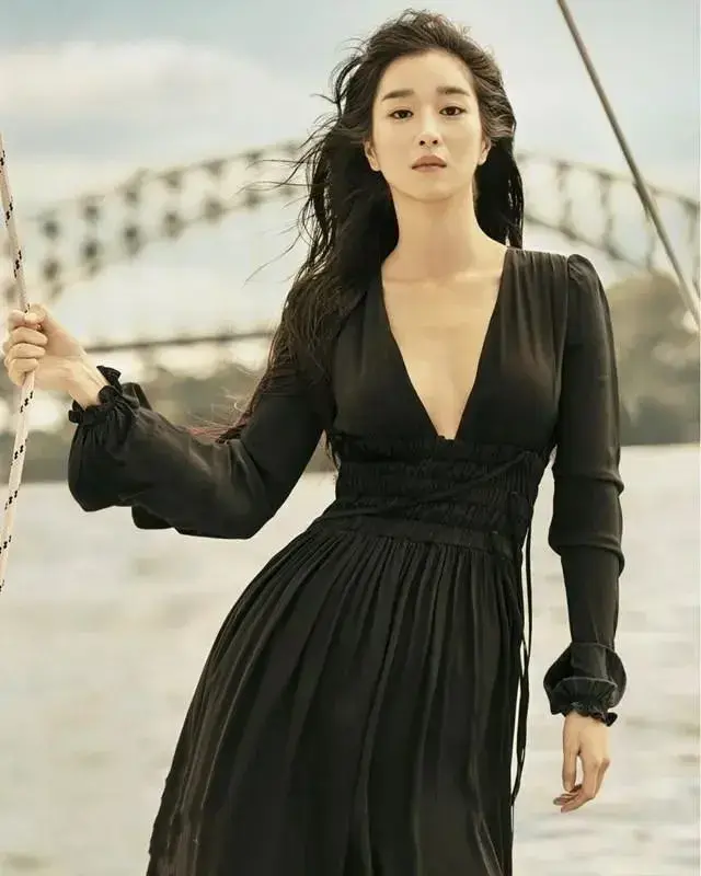 李采潭个人信息，请问这是什么电影（2021年韩国10大“最美女演员”）