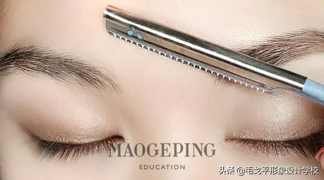 如何修眉与画眉教你方法让你拥有最漂亮的眉形，简单修眉和画眉技巧,我一步步教你（四款超详细画眉教程）