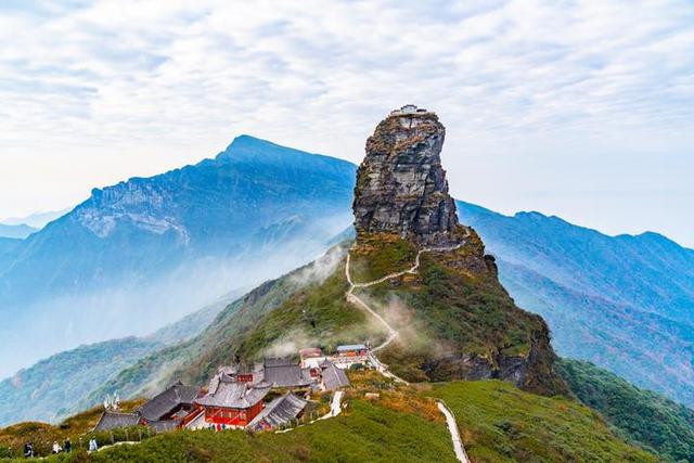 梵净山在哪里呢，梵净山在哪里个省哪个市（北半球最古老的生态乐园）