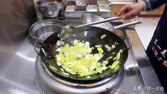 白菜炒粉条的做法最正宗的做法，大白菜炒粉条这么做