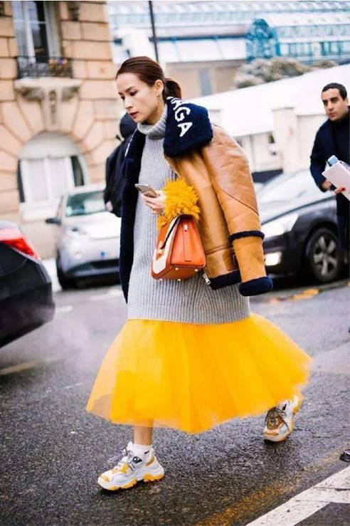 格子西服配老爹鞋好看吗，格子西服配老爹鞋好看吗男（分享老爹鞋最流行的3种搭配）