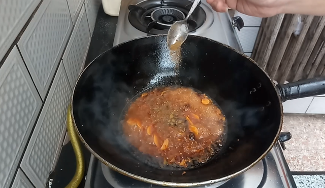 河南面煎茄子的做法，面煎茄子的做法（只需一个茄子就可以搞定一道菜肴）
