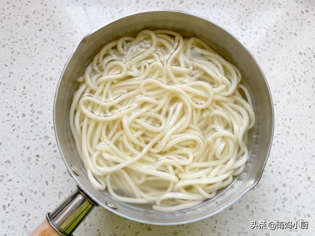 青椒肉丝打卤面，非常下饭的捞面卤（自制家常青椒肉丝打卤面）