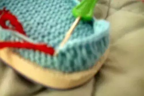 怎么钩毛线拖鞋，学钩毛线拖鞋视频教程（钩针编织的蝴蝶图案的棉拖鞋）