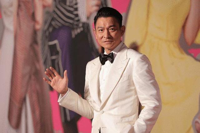 政协委员中为什么有那么多的明星，为什么明星都是政协委员（被央视点名表扬的6位明星）