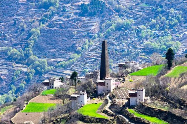 迥巴藏戏，迥巴藏戏 郎杰次仁事迹材料（遇见古碉·藏寨·美人谷）