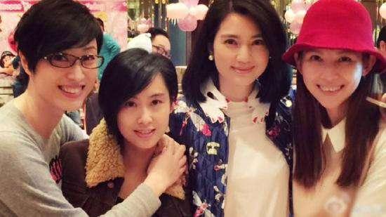 朱茵晒新照被赞，朱茵的四大美照（48岁保养得当依然容光焕发）