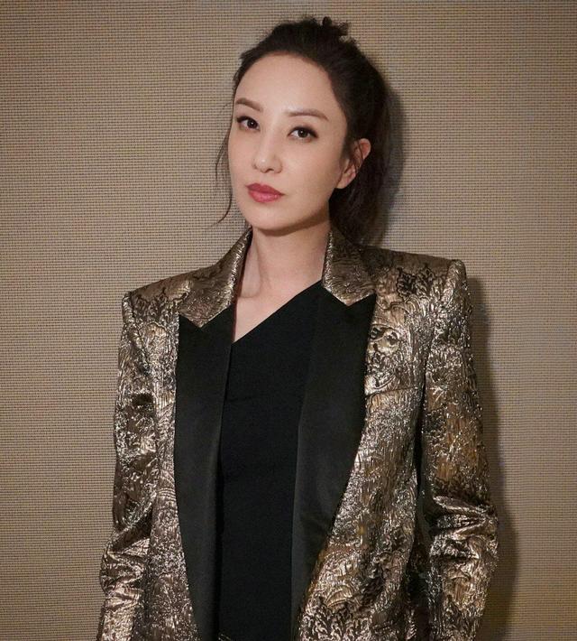 郑希怡演过的电视剧，郑希怡演过哪些电视剧（郑希怡气场强大观众直呼帅气）