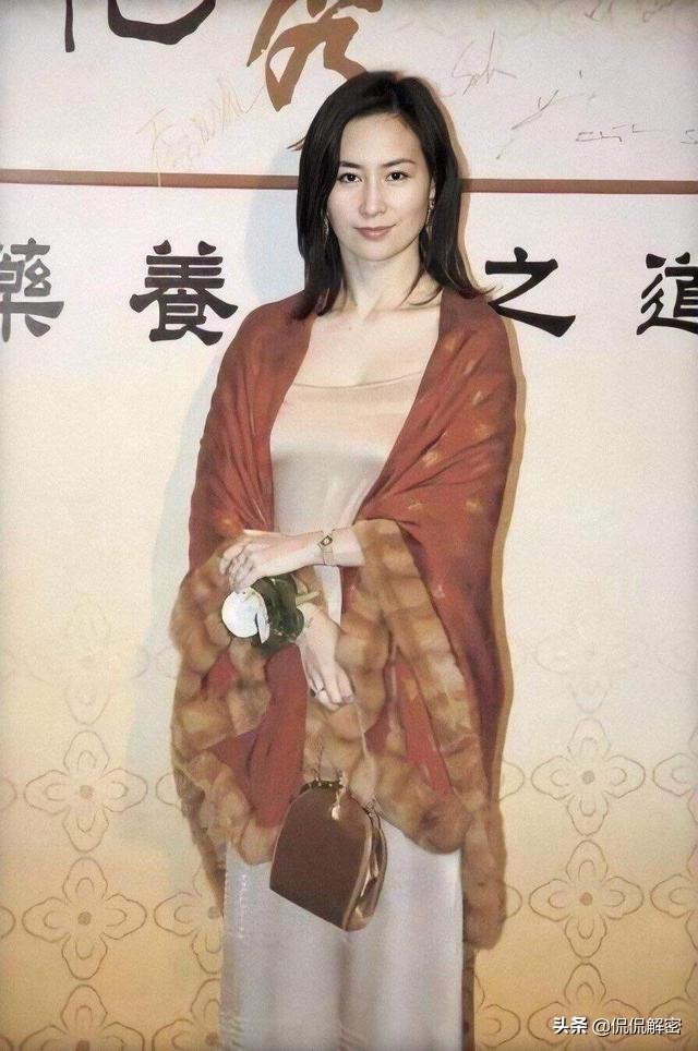 何超琼年轻时候的图片，何超琼年轻时照片（老照片还原何超琼和四太梁安琪的真实容貌）