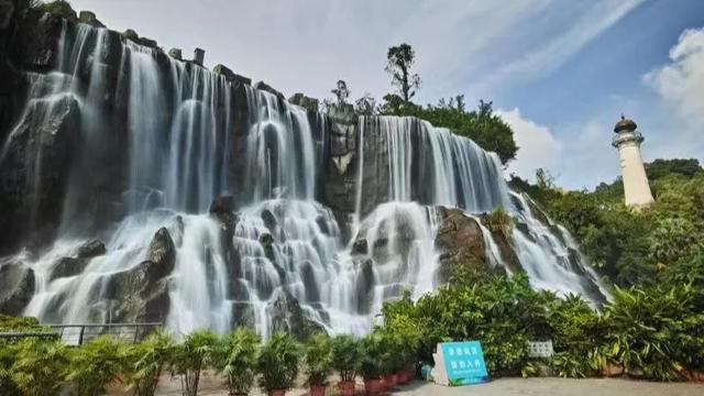 东部华侨城大峡谷，东部华侨城大峡谷人造瀑布叫什么（东部华侨城暑假欢乐曲）