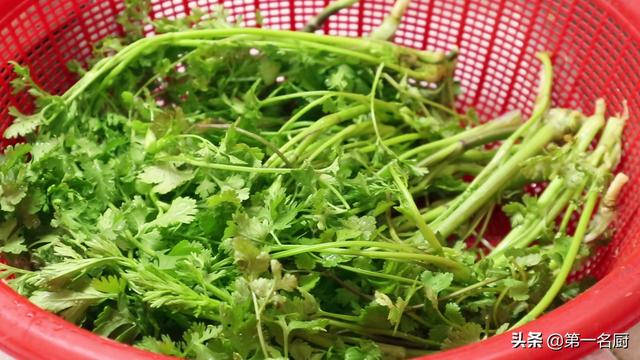 香菜怎么做好吃，野香菜怎么做好吃（终于找到香菜好吃的做法）