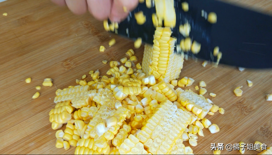 图片[2]-玉米鸡蛋早餐饼 香味十足 孩子最爱 做法简单-起舞食谱网