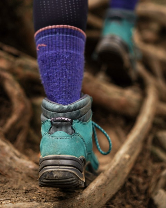 lowa户外鞋，lowa户外鞋中文叫什么（lowa徒步鞋怎么样）