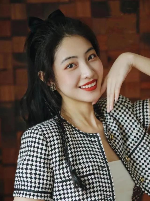 什么发型显脸小显年轻，适合瘦脸的发型（简单易打理的4款发型）