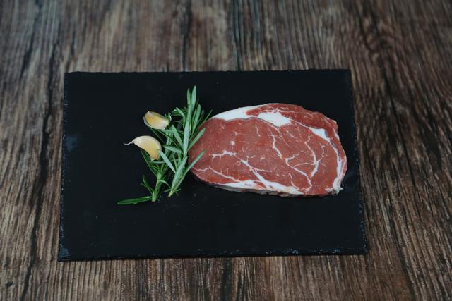 世界上最贵的牛排，世界上最贵的牛排餐厅（盘点你不知道的10种最贵牛排）