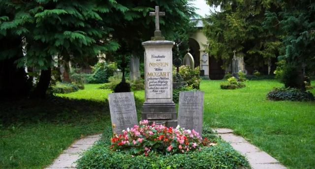 莫扎特的故事，莫扎特的故事200字（适合讲给孩子的莫扎特的生平小故事）