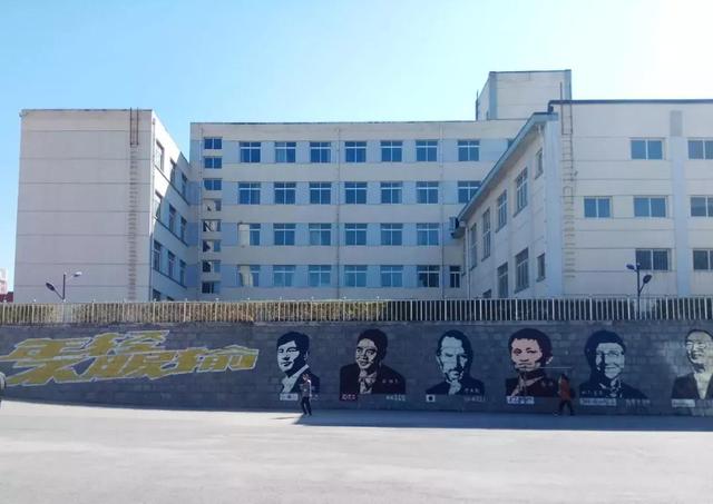 辽东学院宿舍条件怎么样，辽东学院宿舍几人间（辽宁省普通高等院校）