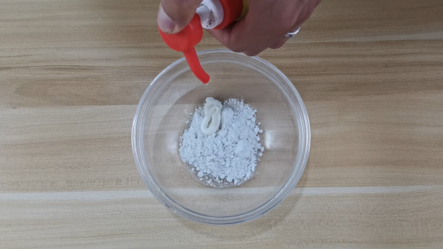 怎样自制万能胶水，怎样自制万能胶水简单（教你一招自制万能胶水）