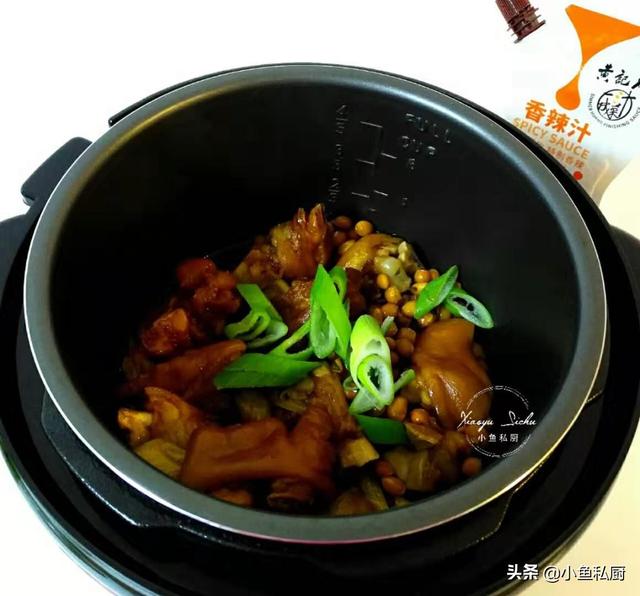 电饭煲焖猪脚做法，电饭煲焖猪脚怎么做（一口电饭锅就能搞定）