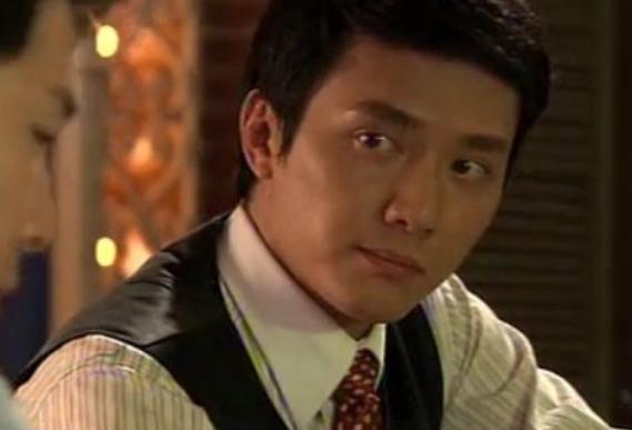 冯绍峰个人简历资料，1978年属什么生肖（还是冯绍峰前女友的她）