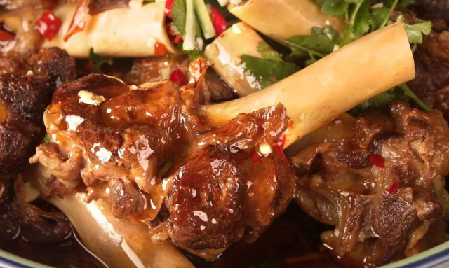 羊棒骨的做法与配料，清炖羊骨头的家常做法（羊骨棒5种最好吃的做法）